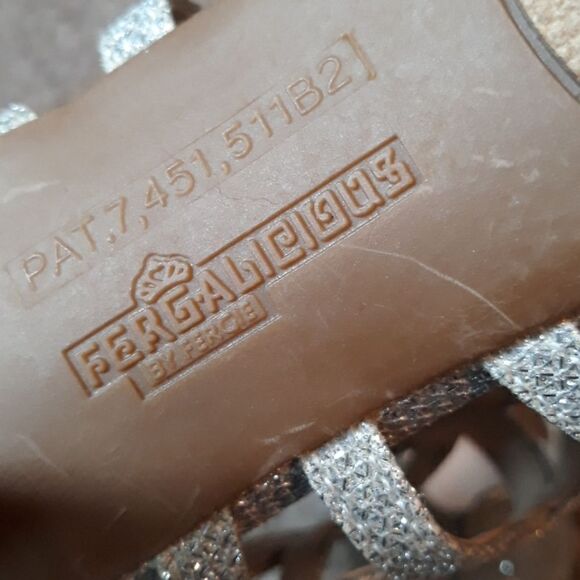 Fergalicious by Fergie silver open toe heel shoes sz 8 - Picture 7 of 9